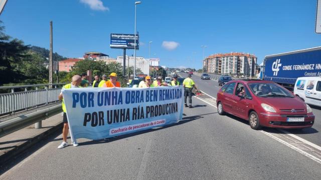 Manifestación de los mariscadores de O Burgo este viernes