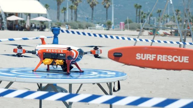 Uno de los drones de General Drones en una playa. EE