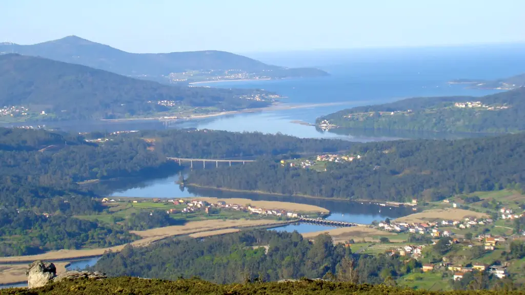 Panorámica de la desembocadura del río Tambre