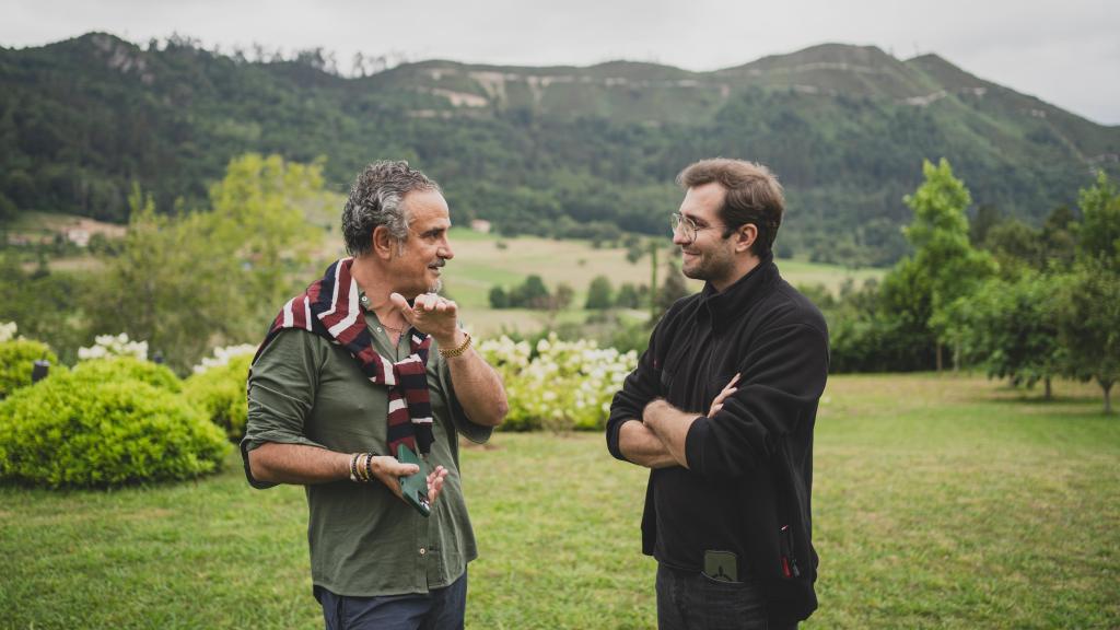 Lorenzo Castillo (i) durante la entrevista con EL ESPAÑOL.