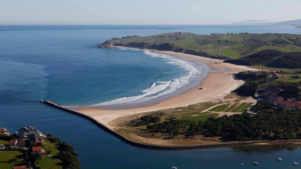 La impresionante playa de Merón de San Vicente de la Barquera