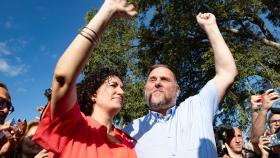 Marta Rovira y Oriol Junqueras, celebran el archivo del 'caso Tsunami', en Cantallops (Gerona), el pasado 12 de julio.