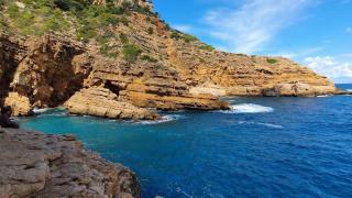 Estas son las cinco calas escondidas de Alicante en las que disfrutar del mar lejos de la multitud