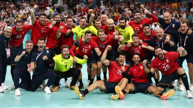 La selección de balonmano masculina celebra su bronce en los Juegos de París 2024