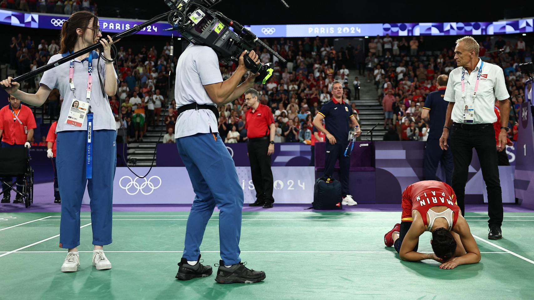 Carolina Marín, abatida tras retirarse en las semifinales de los Juegos de París 2024