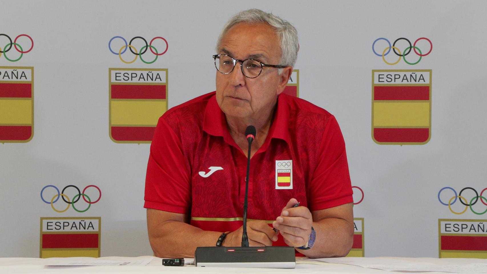 Alejandro Blanco, presidente del COE, durante una rueda de prensa en la Casa España de  París.