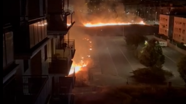 Incendio declarado este sábado por la noche en el Polígono de Toledo.