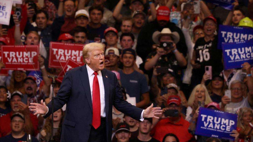 El candidato presidencial republicano  Donald Trump  este sábado en un mitin de campaña en Bozeman, Montana.