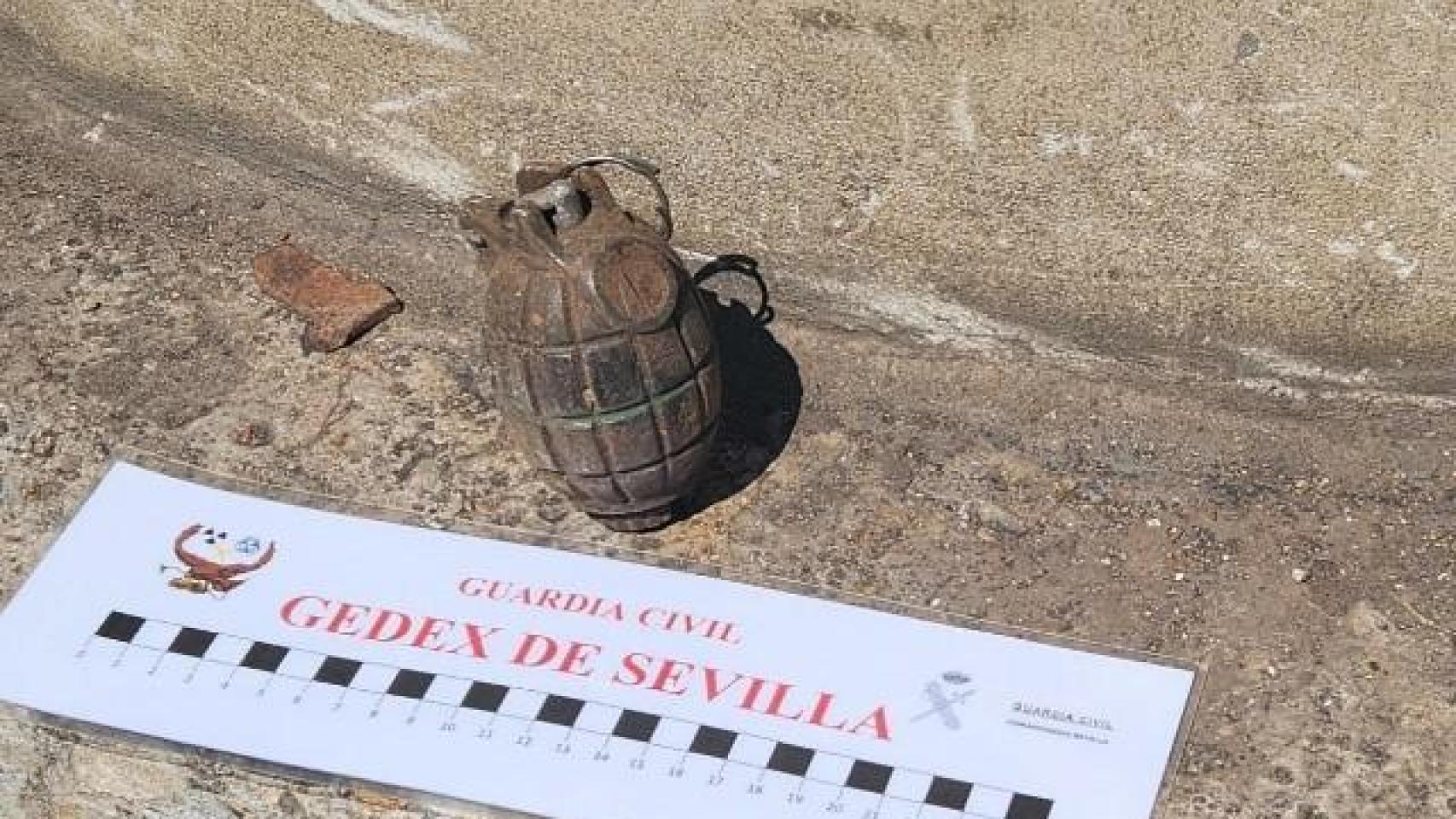 La granada de la II Guerra Mundial encontrada en el  puerto de Sevilla