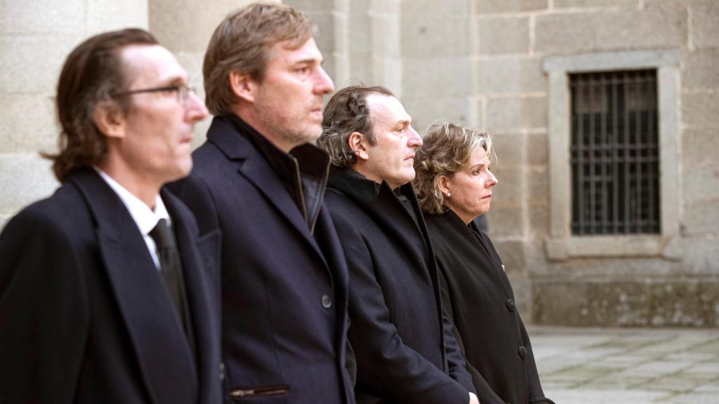 Los hijos de la infanta Pilar en su funeral celebrado en 2020.