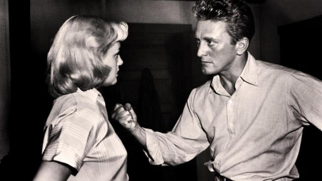 La película de Billy Wilder y Kirk Douglas que fracasó en su estreno: una obra maestra nominada al Oscar