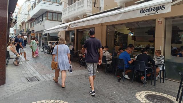 A Coruña con terrazas llenas y colas en restaurantes.