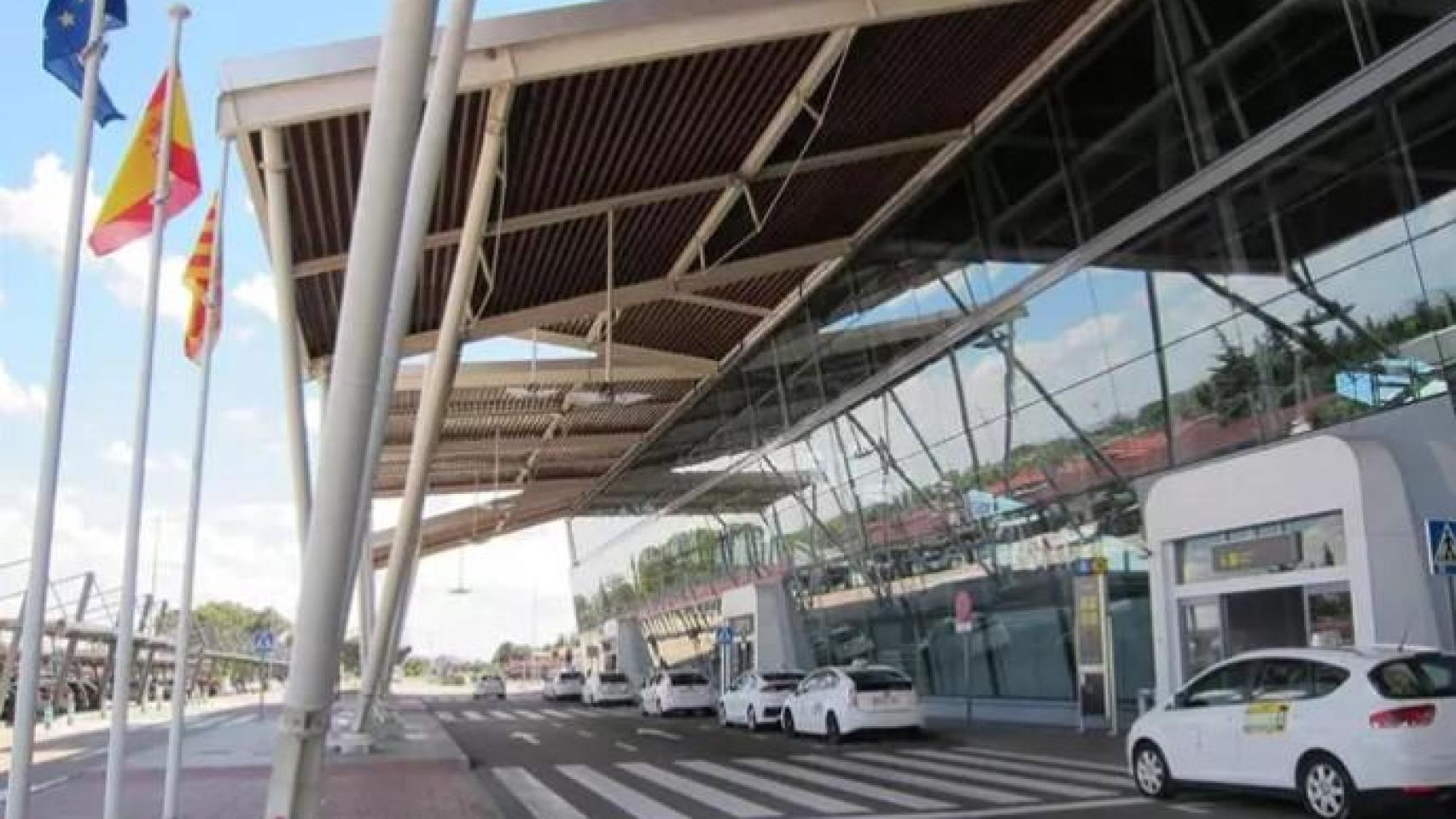 El aeropuerto de Zaragoza incrementa en casi un 50% el tráfico de mercancía en julio y pierde pasajeros nacionales