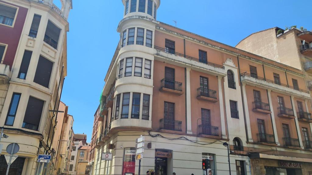 Edificio de la avenida Alfonso IX, 3