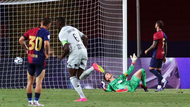 Momento en el que el Barcelona encaja un gol frente al Mónaco.