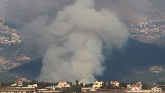 Un misil caído el pasado viernes en la frontera del Líbano con Israel.