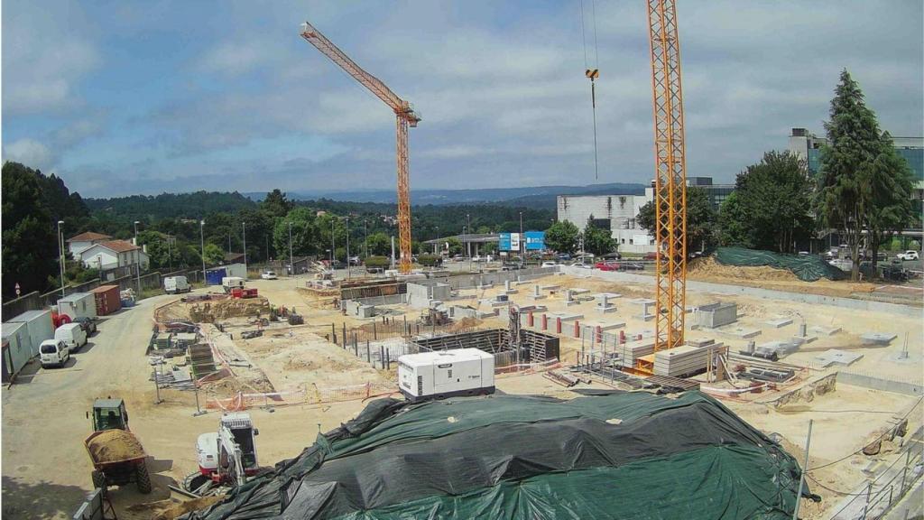 Las obras del Centro de Protonterapia de Galicia, que se ubicará en el entorno del Clínico de Santiago.