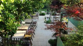 La terraza "secreta" de Santiago de Compostela para una comida o cena especial este verano