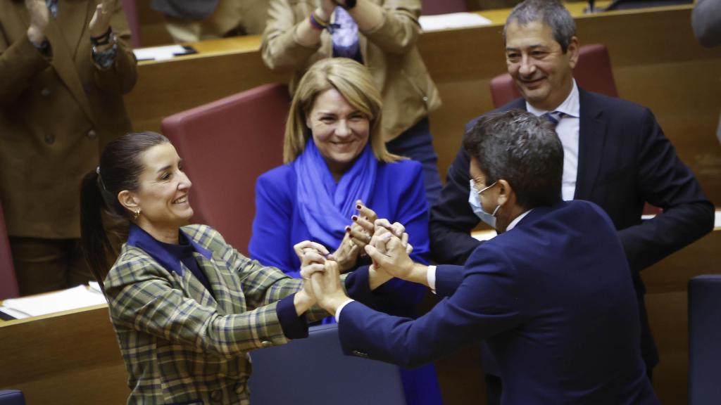 Carlos Mazón y Ruth Merino celebran la aprobación de presupuestos de 2024