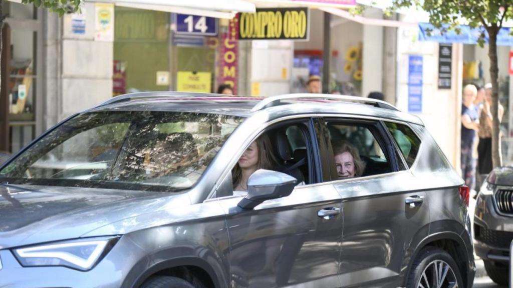 La Princesa Leonor, al volante, en Palma.