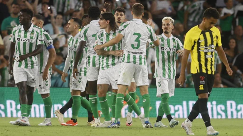 Los jugadores del Betis durante un partido de pretemporada