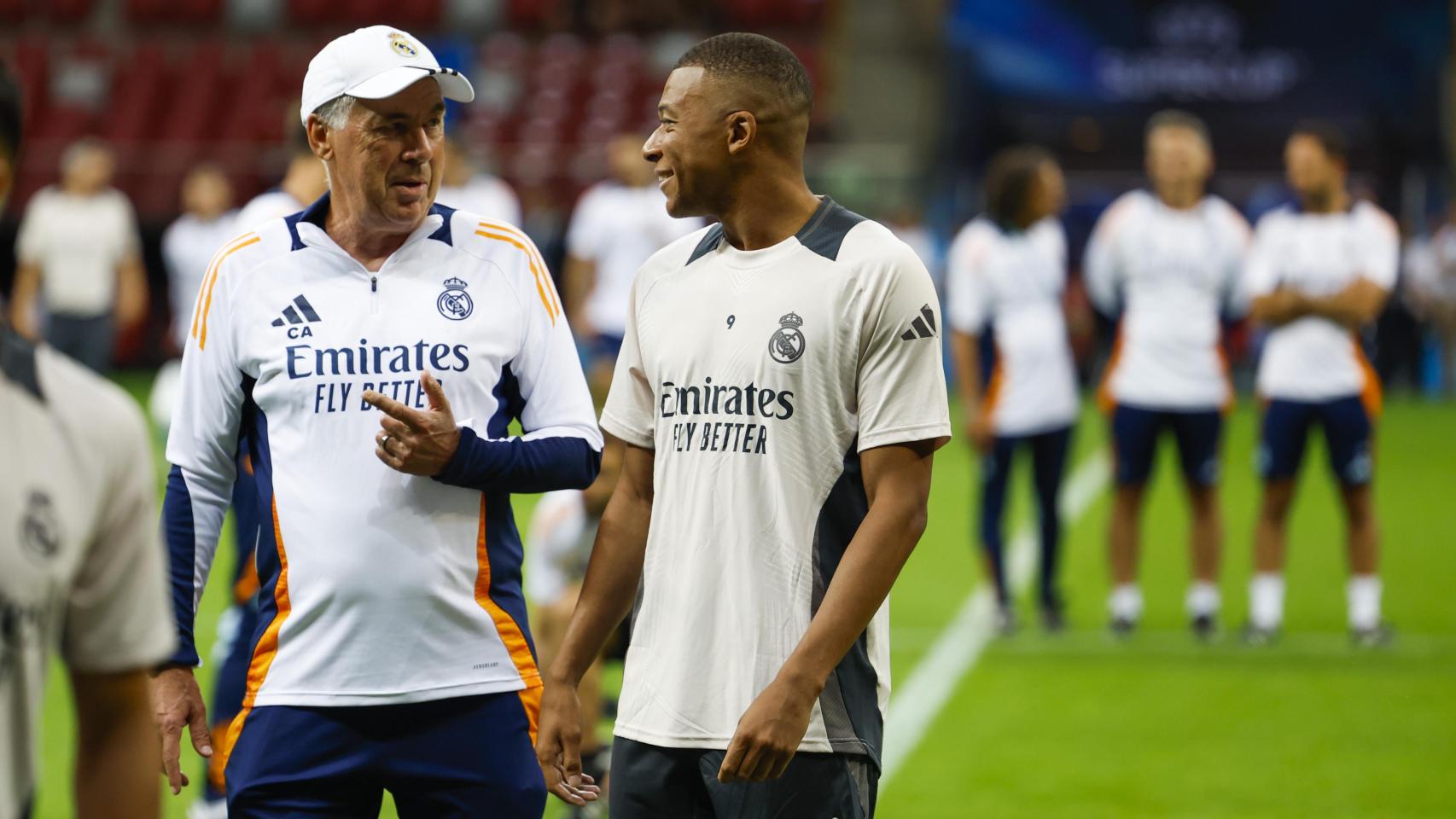 Carlo Ancelotti y Kylian Mbappé, en la previa de la Supercopa de Europa