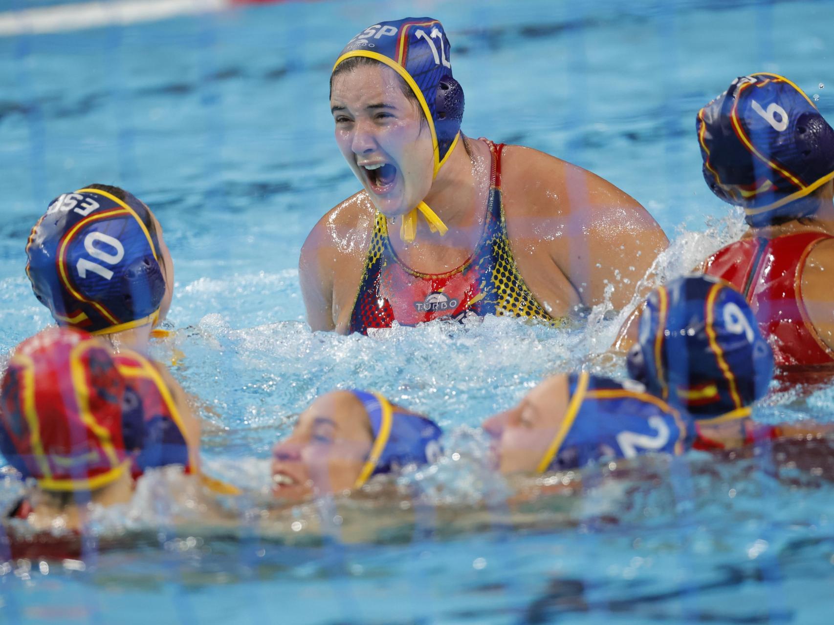 Paula Leitón celebra el oro olímpico en waterpolo femenino