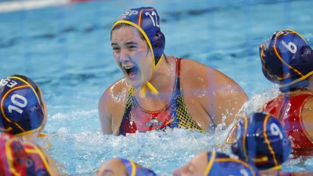 Paula Leitón celebra el oro olímpico en waterpolo femenino