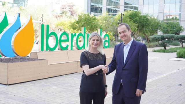 El delegado comercial de Iberdrola en Madrid, Antonio Armengot, y la directora general de Agremia, Inmaculada Peiró.