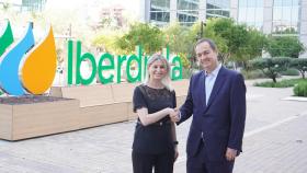 El delegado comercial de Iberdrola en Madrid, Antonio Armengot, y la directora general de Agremia, Inmaculada Peiró.