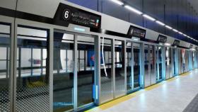 Recreación virtual de las mamparas de la Línea 6 de Metro de Madrid.