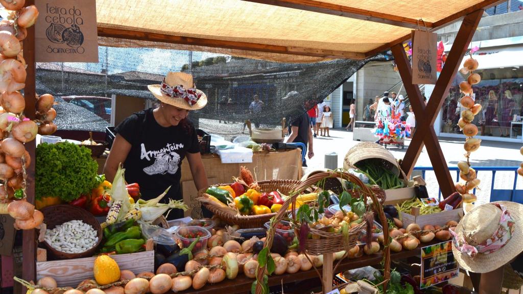 Feira da Cebola durante las fiestas en honor a Santa Rosalía