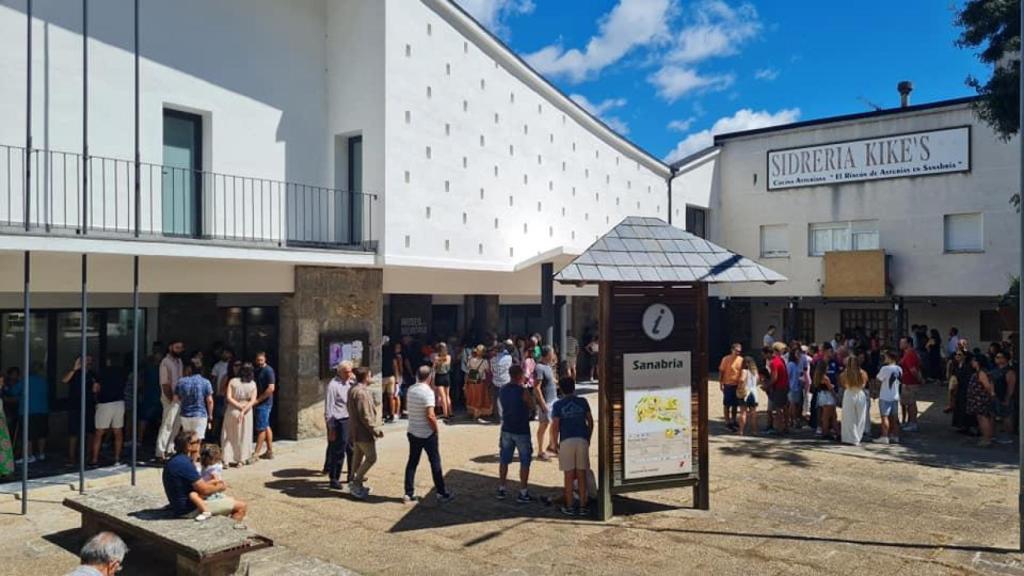 Numerosos vecinos han acudido a la inauguración del Museo de la Memoria de Ribadelago