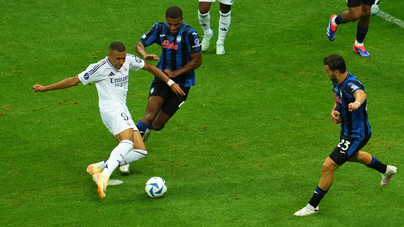 Momento del gol de Mbappé frente a la Atalanta.