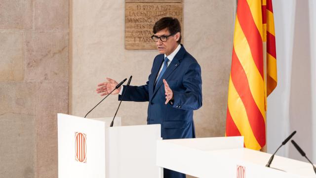 Salvador Illa da un discurso durante la inauguración del nuevo Gobierno de Cataluña.