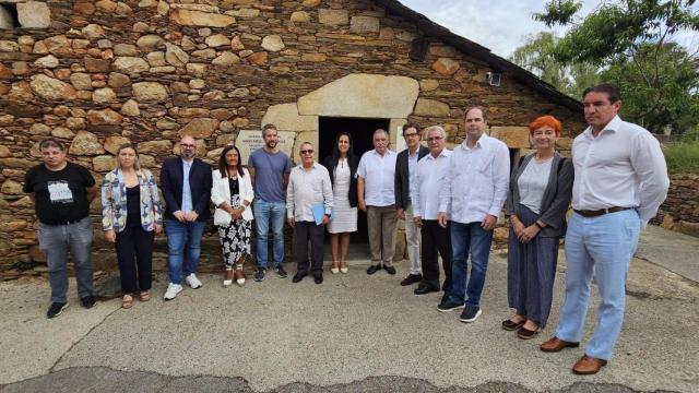 El alcalde de Oleiros (A Coruña), Ángel García Seoane, en un acto en Láncara de homenaje a Fidel Castro