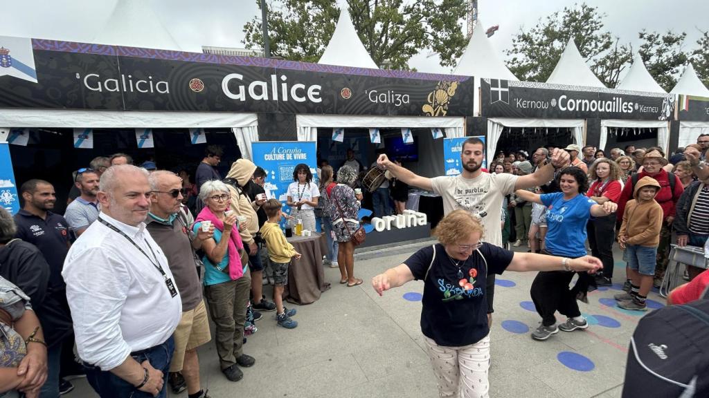 Delegación coruñesa en el Festival Intercéltico de Lorient