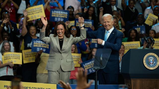 Kamala Harris y Joe Biden en un evento electoral en Maryland.