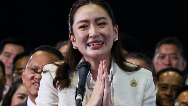 Paethongtarn Shinawatra tras ser elegida por el Parlamento de Tailandia como nueva primera ministra.