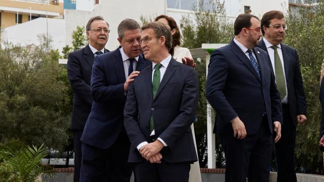 Emiliano García-Page y Alberto Núñez Feijóo durante la XXVI Conferencia de Presidentes celebrada en La Palma en 2022.