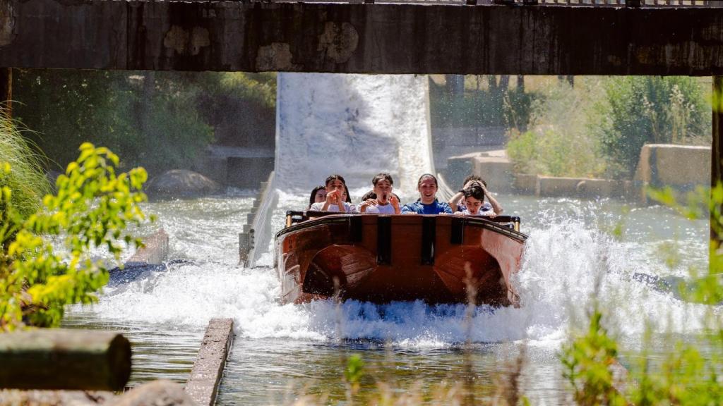 Una de las atracciones acuáticas de Parque Warner Madrid.