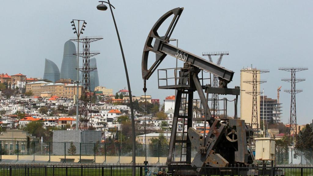 Pozo de petróleo en Bakú, Azerbaiyán