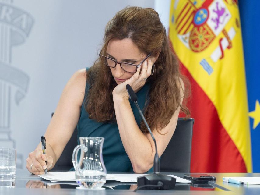 La ministra de Sanidad, Mónica García, en una rueda de prensa el pasado 30 de julio.