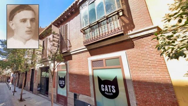 El Hostel Cats del número 6 de la calle Cañizares en el centro de Madrid y la cara de uno de los frailes.