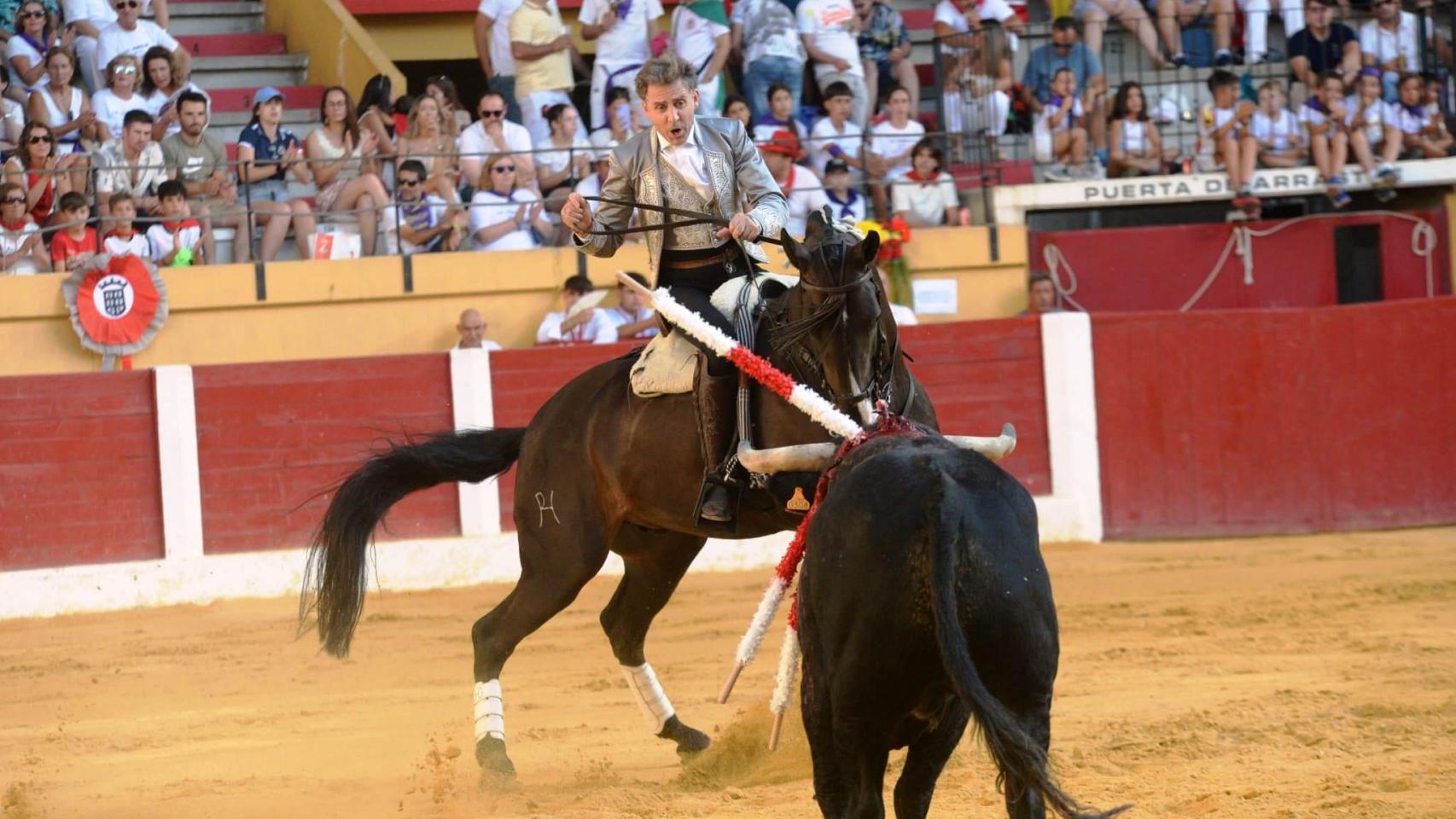 Las mejores instantáneas de Pablo Hermoso de Mendoza en Íscar en una de sus últimas actuaciones como rejoneador