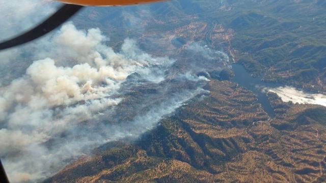 Una imagen aérea del incendio.