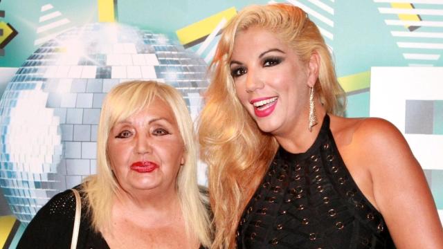 La cantante Rebeca junto a su madre, María Francisca del Toro, en una fotografía de archivo.