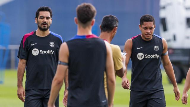 Gündogan y Vitor Roque, en un entrenamiento del FC Barcelona