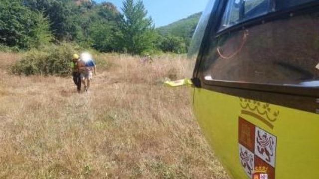 Dos personas evacuadas por el Grupo de Rescate tras una caída en Carucedo