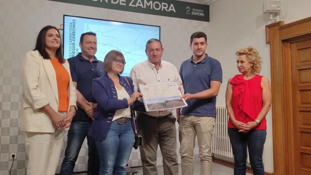 Presentación del proyecto de la carretera entre Cerecinos del Carrizal y Aspariegos